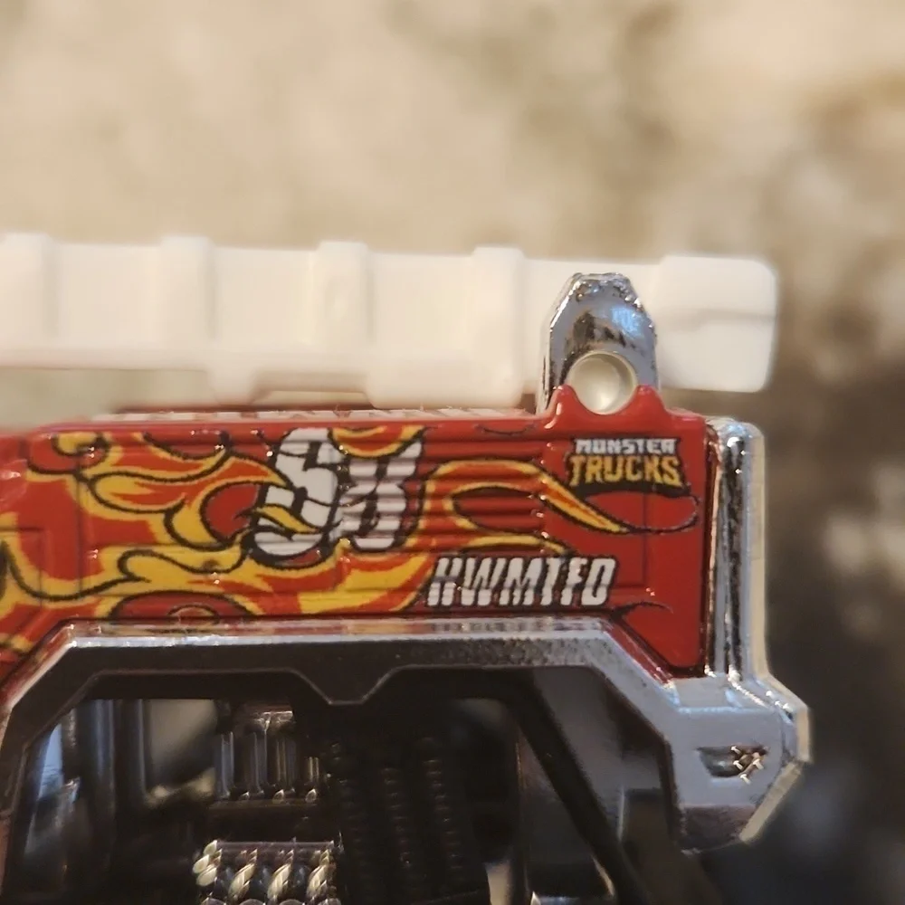 Mattel Hotwheels Monster Trucks 4x4 firetruck
